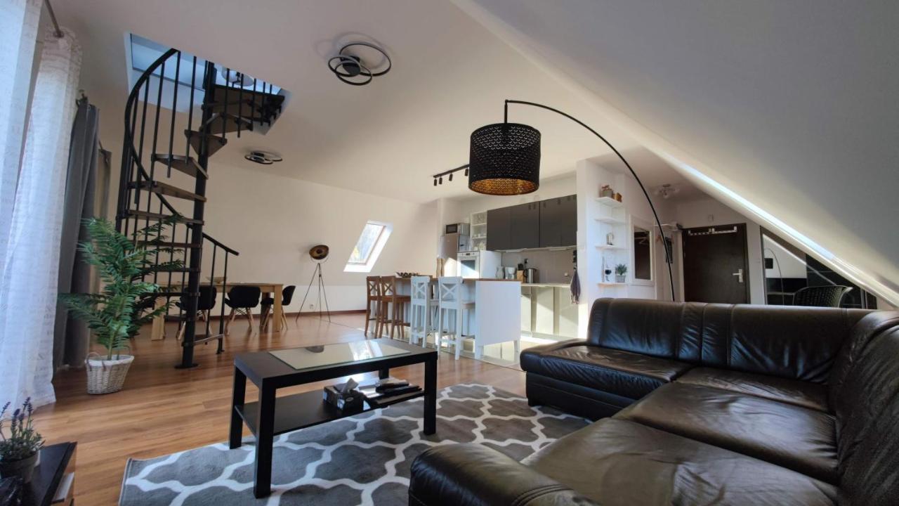 Apartament Urocza Przy Wyciagu Ski Arena Szklarska Poreba Luaran gambar
